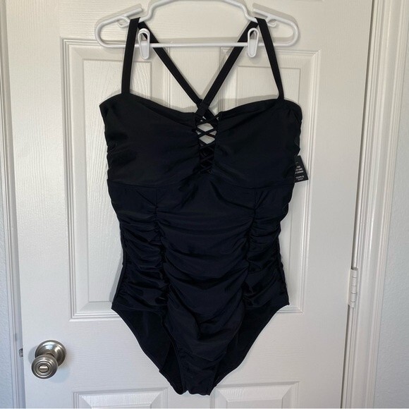 NWT Torrid Swimsuit Lattice Front Cage One Piece Ruche Wireless SZ 3X - Picture 2 of 12